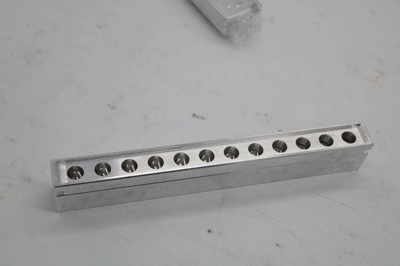 12 ホール リップスティック 模具 ヴァルミケリ リップバーム 模具 トレイ シルバー