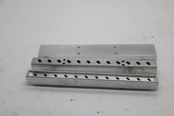 ダブルカラー ランセル リップバーム モールド トレイ 12 ホール 3-5 モールド / 分