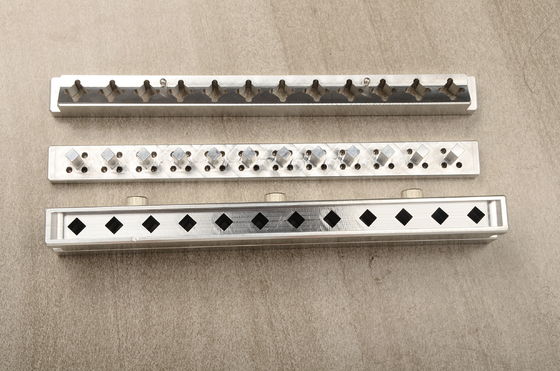 12 ホールダイ リップスティック 模具 硬いリップスティック 形状 模具 アルミ合金