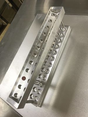 24ホール カスタム リップスティック 模具 V 形 ダイ リップスティック 模具 アルミ合金