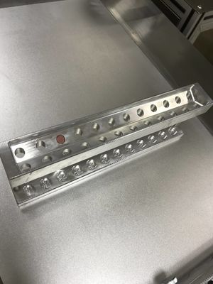 24ホール カスタム リップスティック 模具 V 形 ダイ リップスティック 模具 アルミ合金