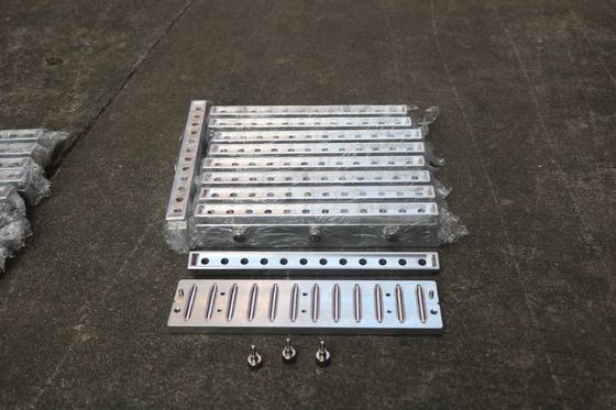 12ホールクレヨンリップスティック模具キット 硬いリップスティック形成模具